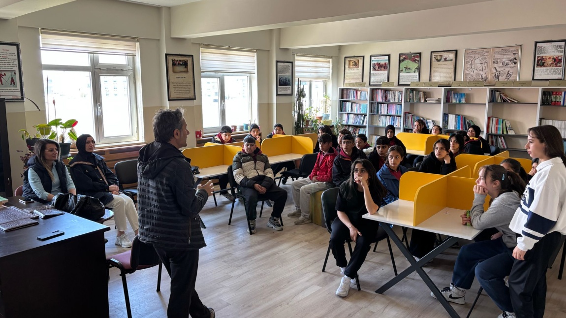 Okulumuz 8.Sınıf Öğrencileriyle Raci Alkır Güzel Sanatlar Lisesi Ve Reşit Karabacak Spor Lisesine Okul Gezisi Gerçekleştirilmiştir